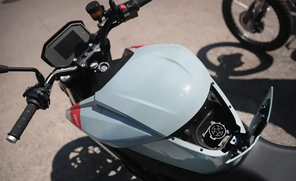 Paano kumokonekta ang electric motorcycle connectorï¼